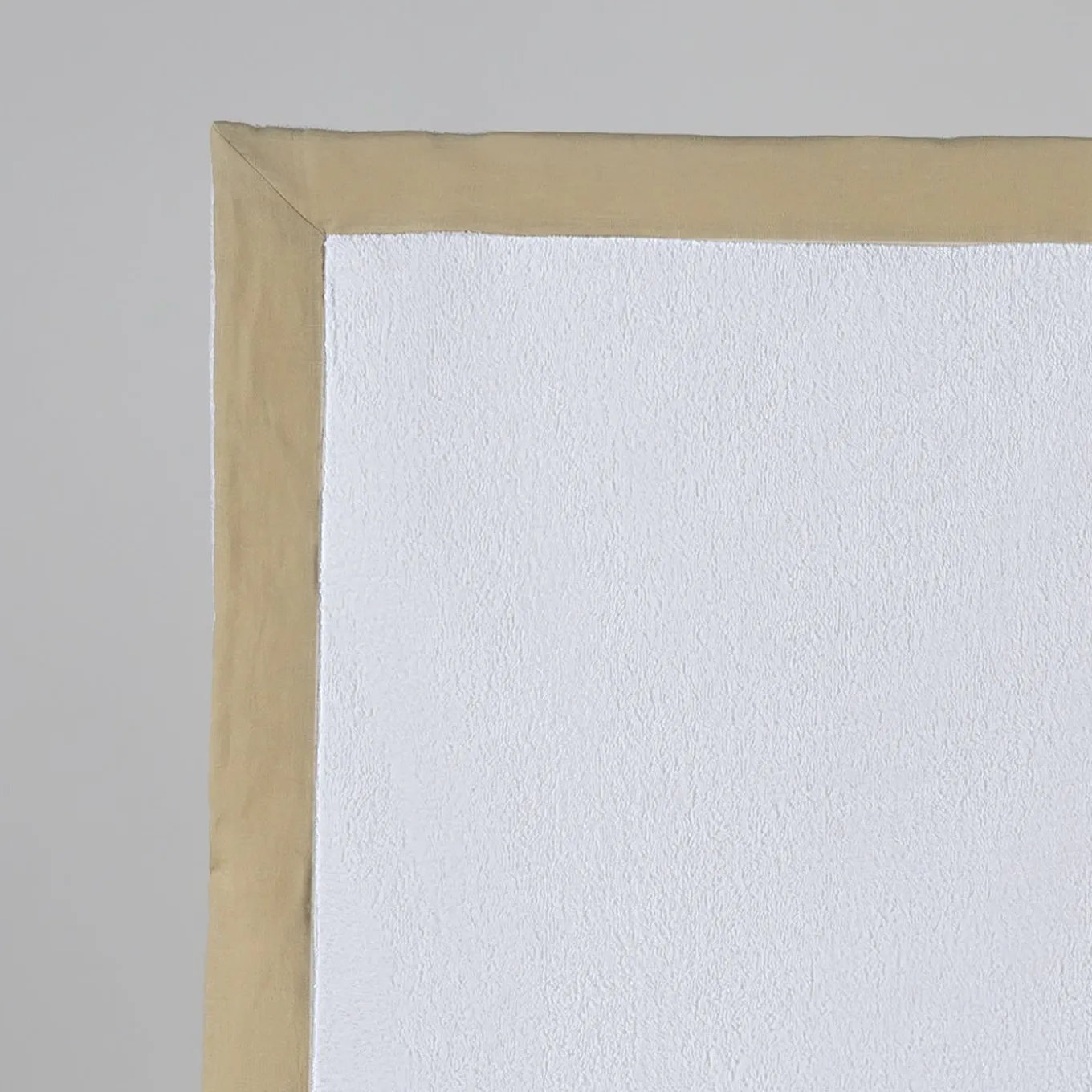 Kanapa Soft-Yellow & White Bath Rug