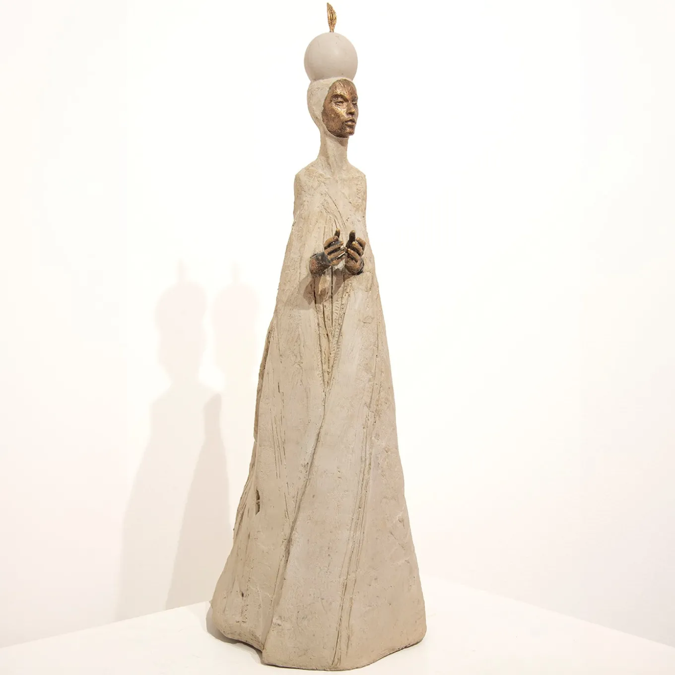 La Papessa A Tutto Tondo Beige And Bronze Sculpture