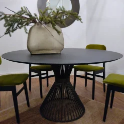 Lama Round Dining Table Decorated With Dark Brown Spatulated Resin