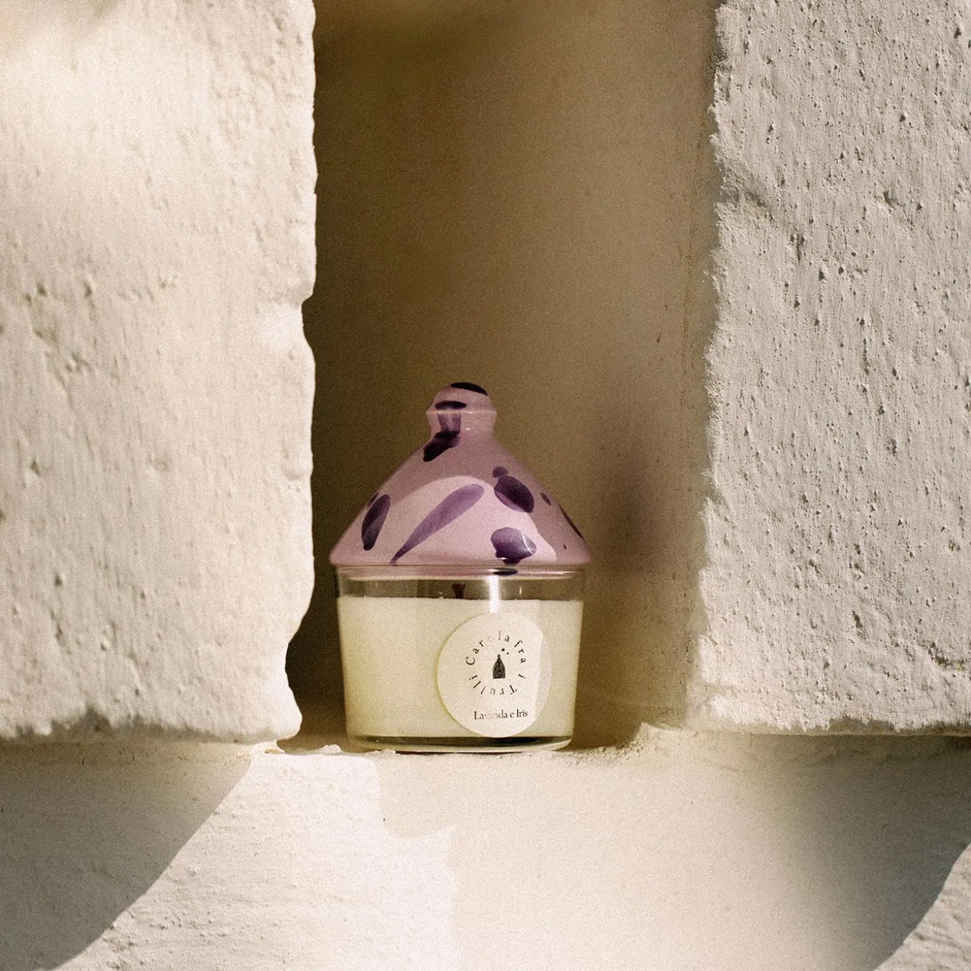 Lavender & Iris Scented Candle with Ceramic Lid