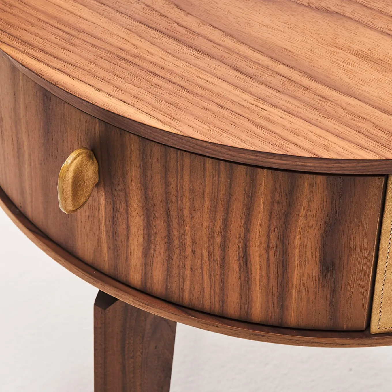 Lerici Round Canaletto Nightstand