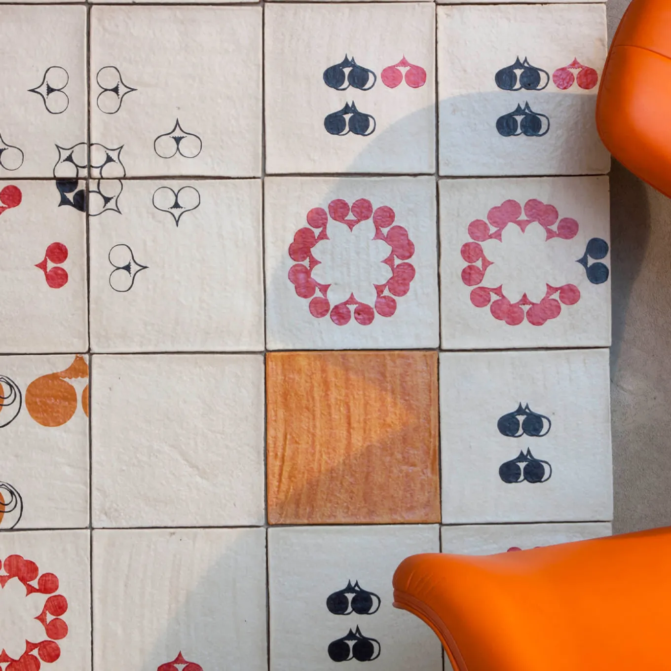 Les Fleurs 25-Tiles Panel