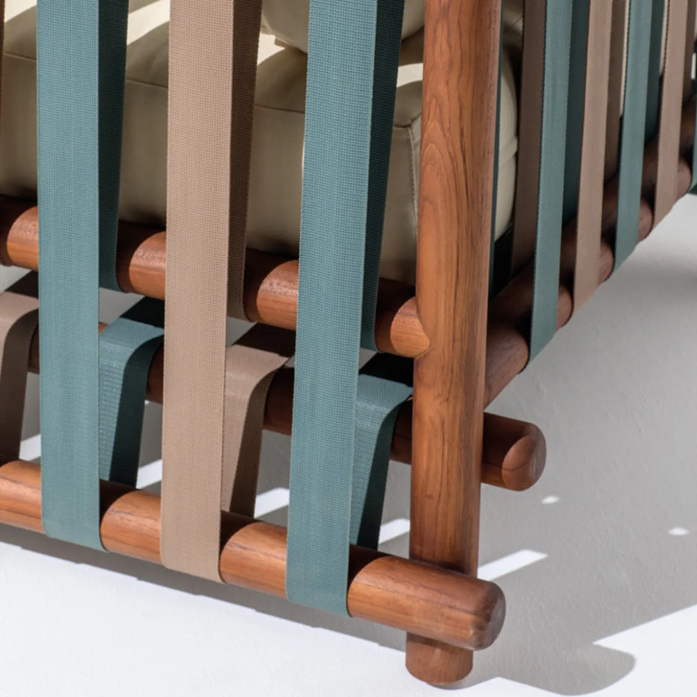 Lignes wood outdoor Lounge chair