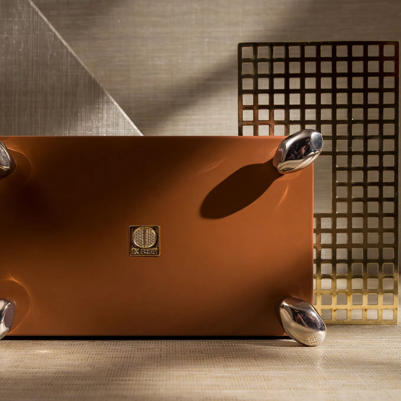 Limbor Brown/Beige Box