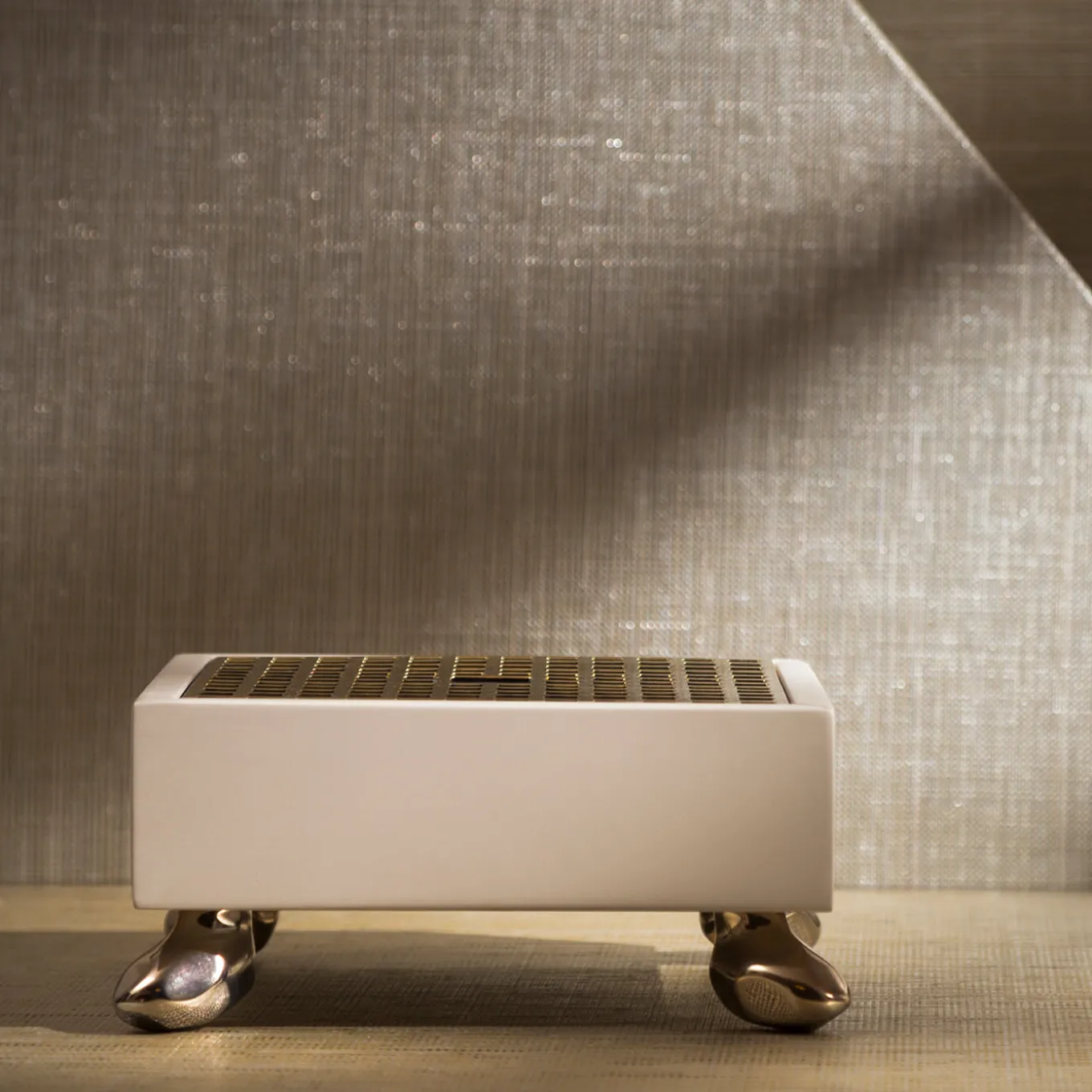 Limbor White/Blue Box