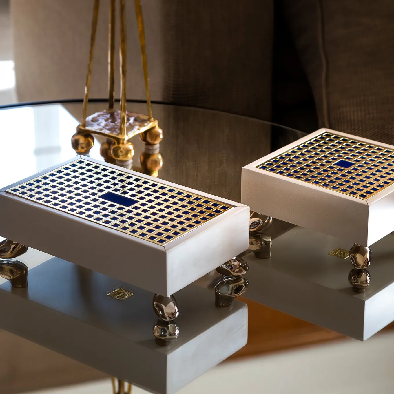 Limbor White/Blue Box