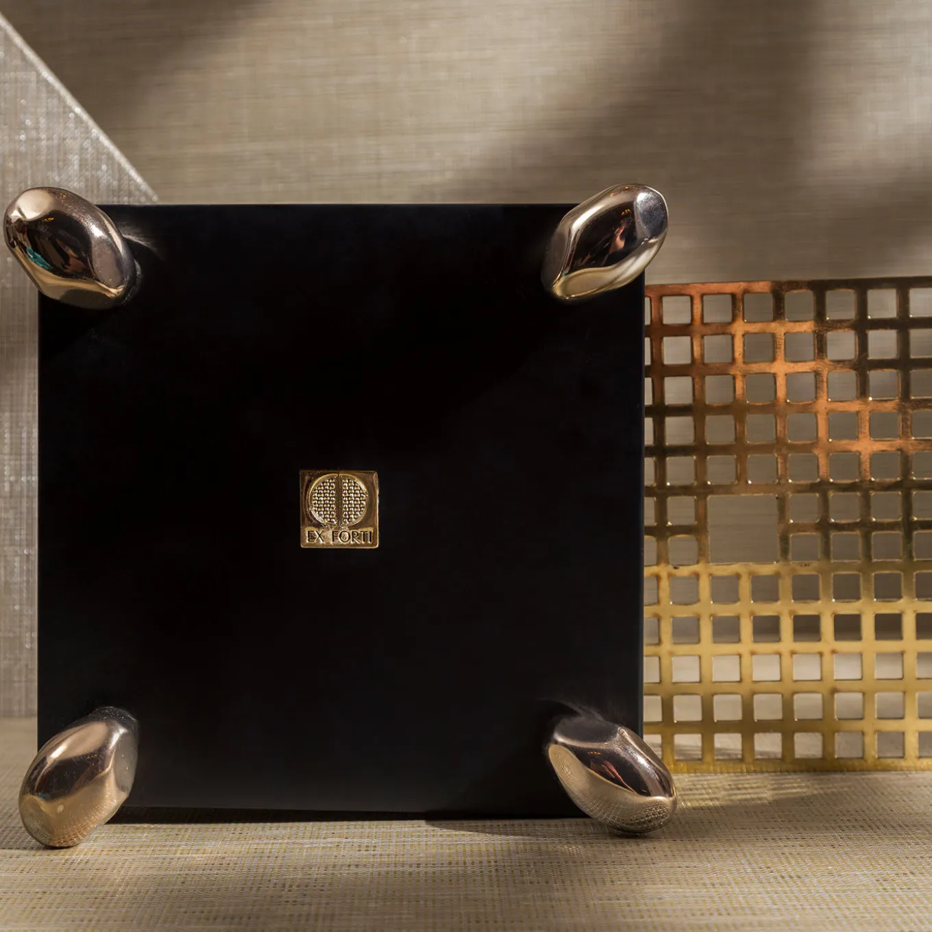 Limbos Square Dark-Brown Box