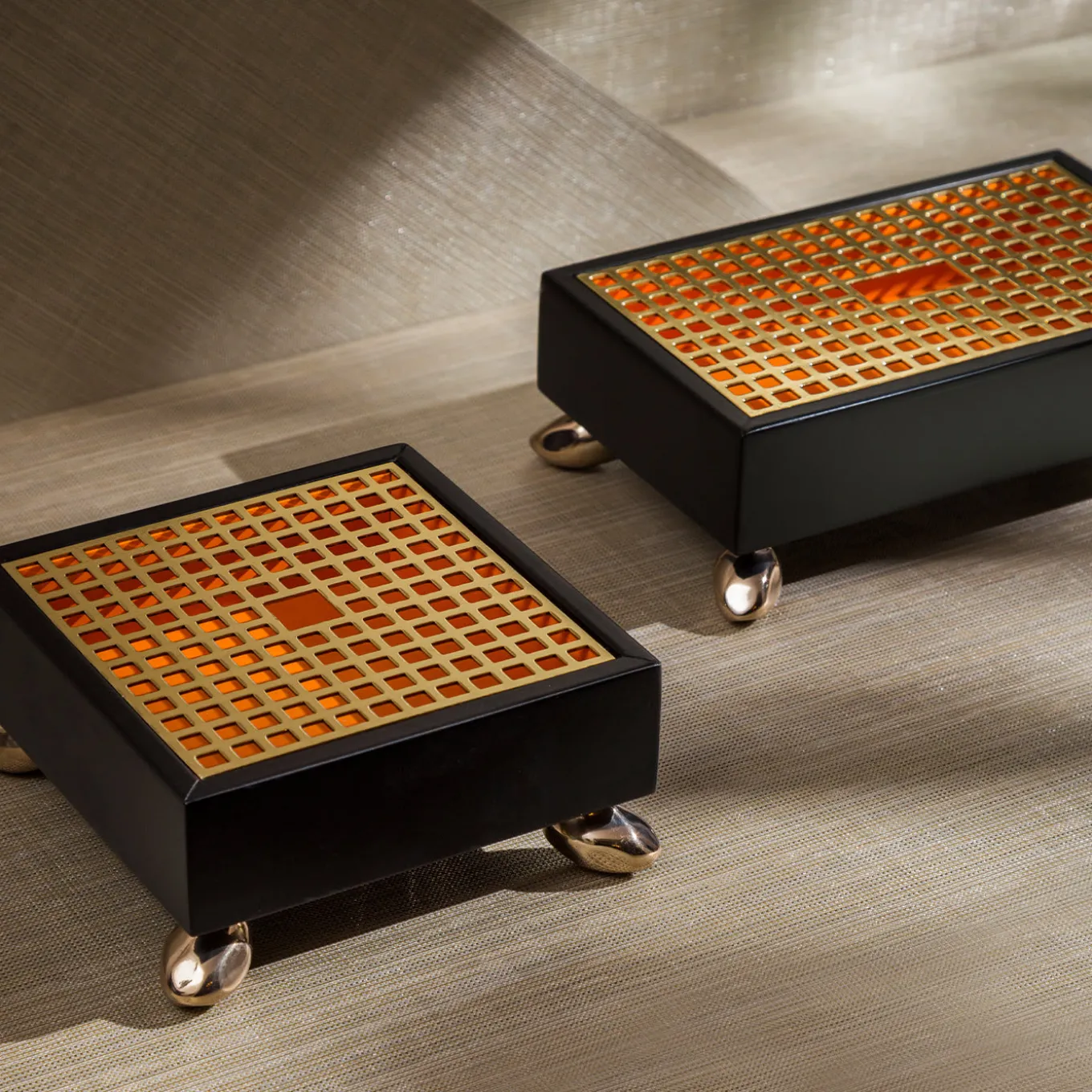 Limbos Square Dark-Brown Box