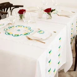 Limoni Multicolor Set of 2 Flower-Shaped White Service Placemats
