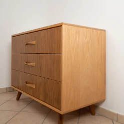Liva Dresser