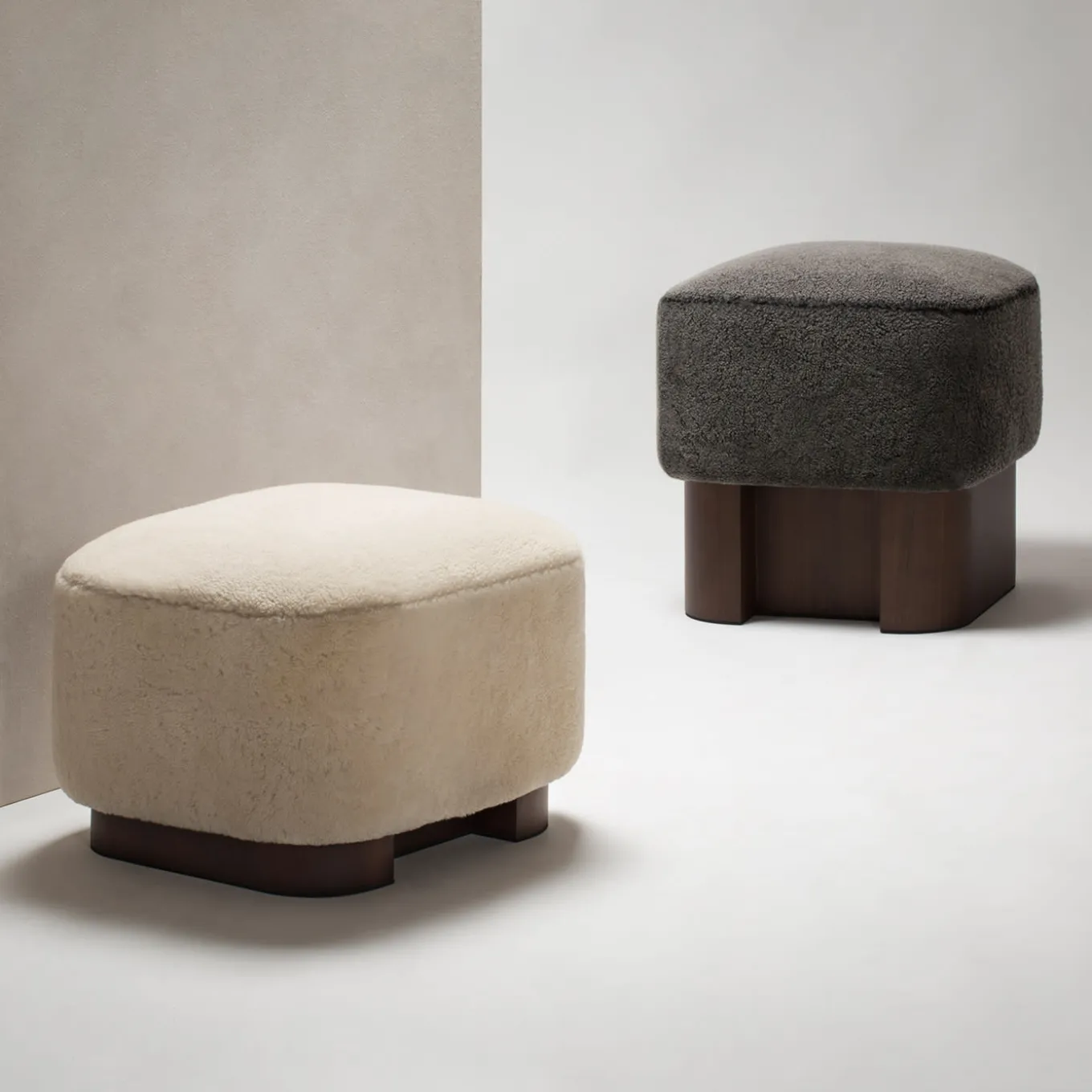 Lloyd Black Wood High Pouf