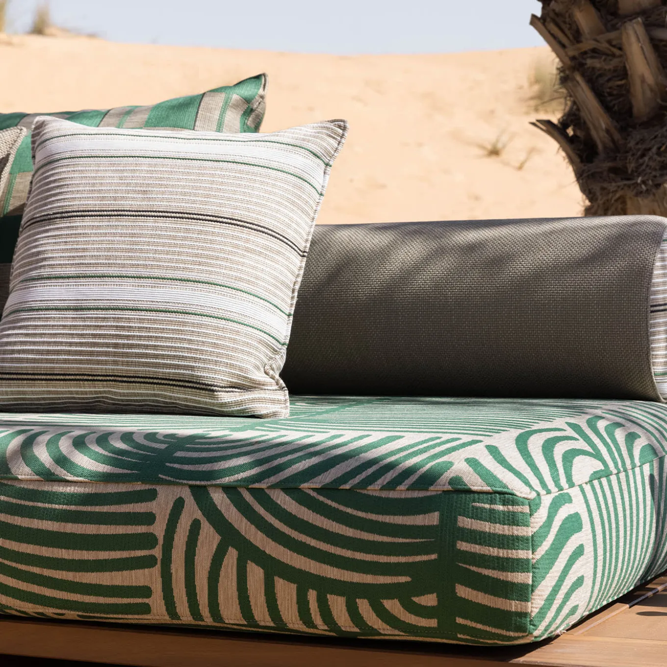 Majlis Green Composition 216L + Pouf Beige 121 Sofa