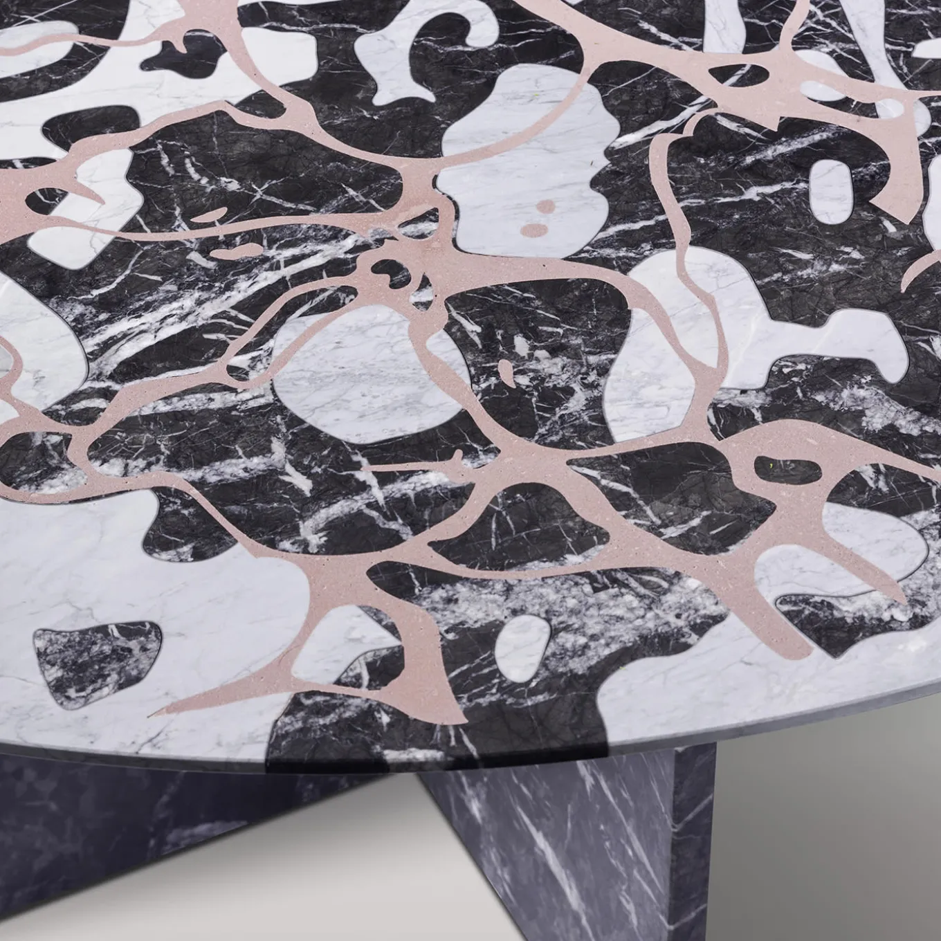 Marbling Black Table