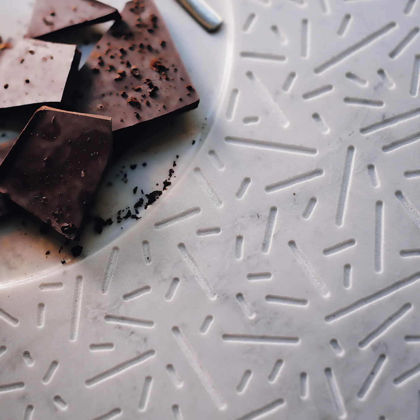 Milano White Carrara Marble Q Plate