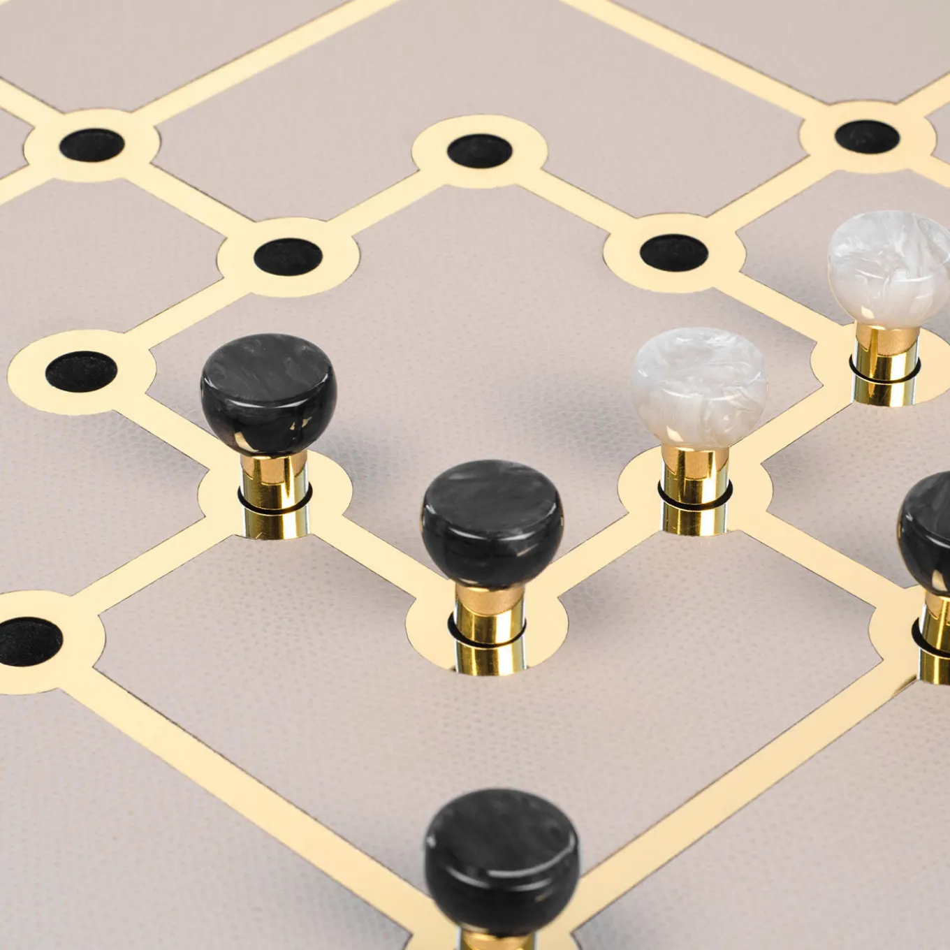 Mill Game Taupe Leather Set