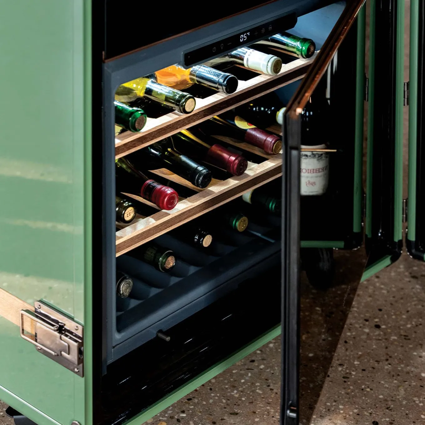 Modern Wine Cellar Trunk
