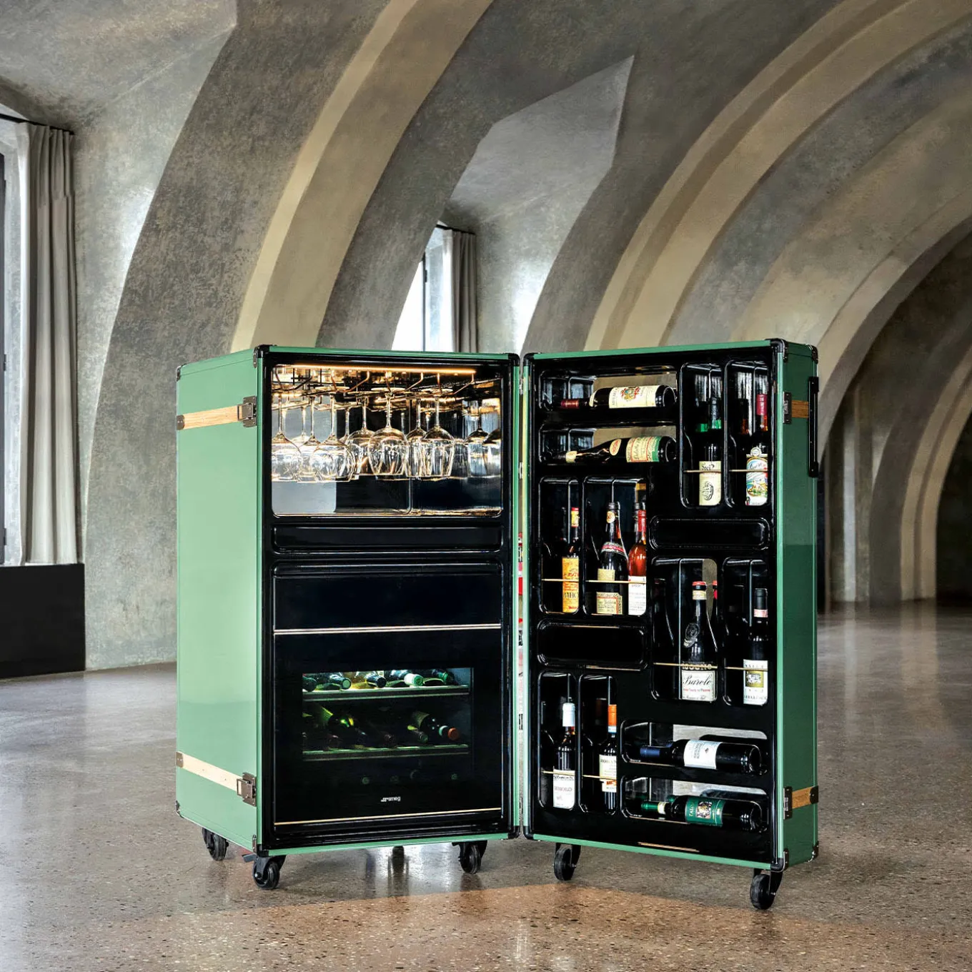 Modern Wine Cellar Trunk
