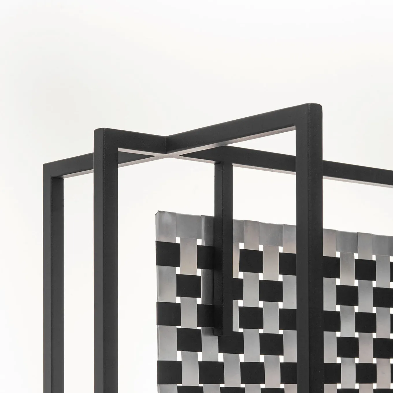 Obsidium Black Op-Art Dividing Panel