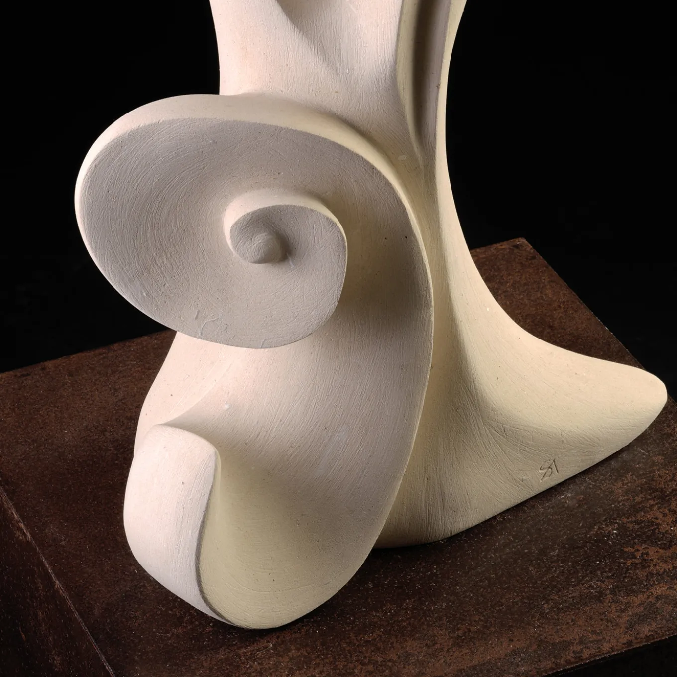 Oltre le Maree Lecce Stone Sculpture