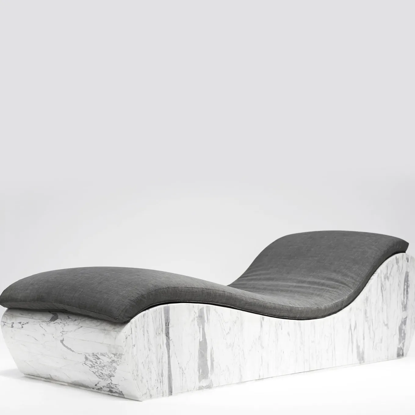 Onda Chaise Longue with Cushion