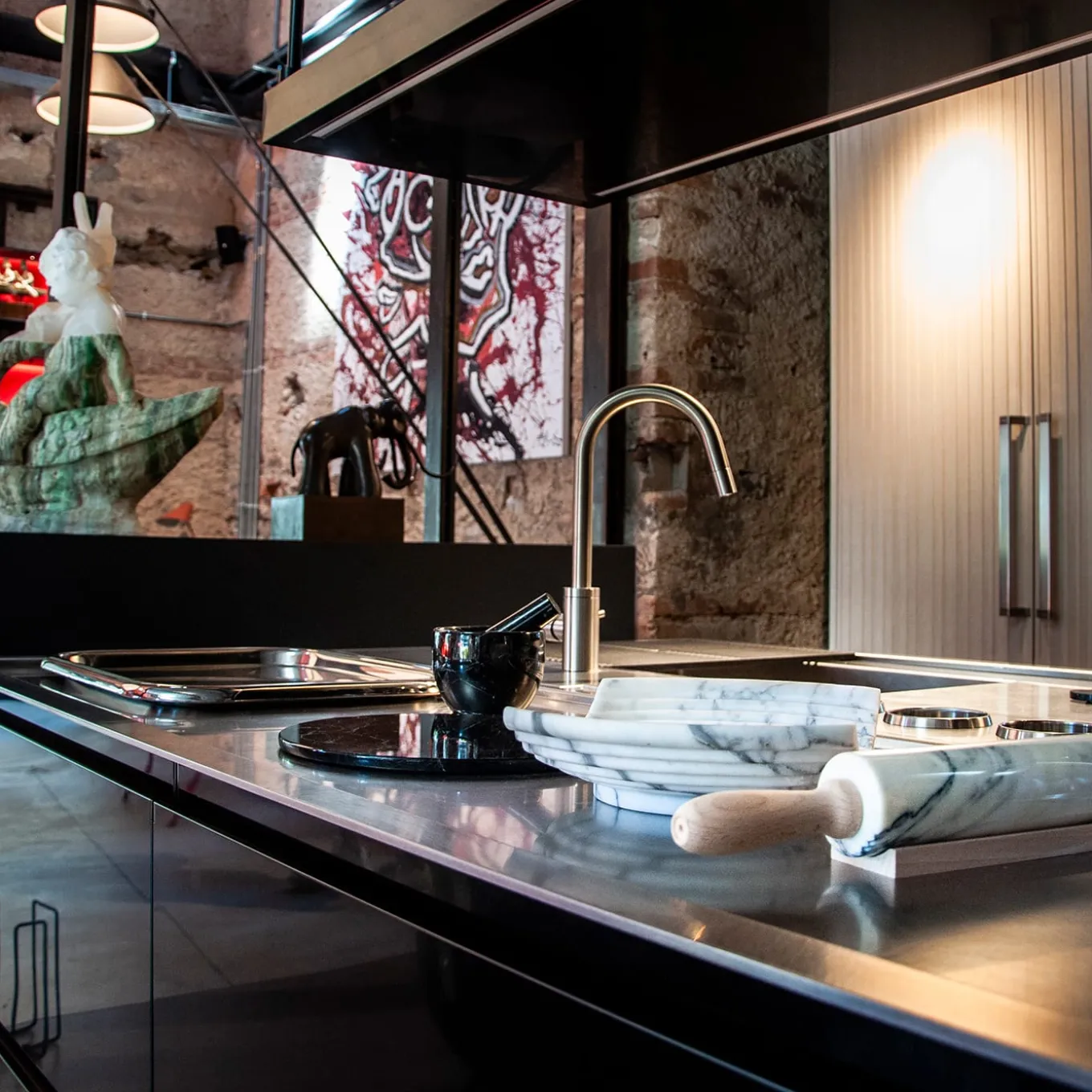 Onda Large Tray in Arabescato Marble by Jacopo Simonetti