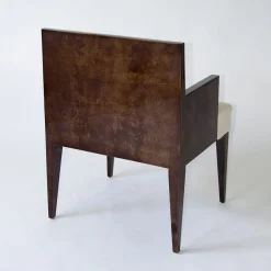 Oyster Chair with Armrests