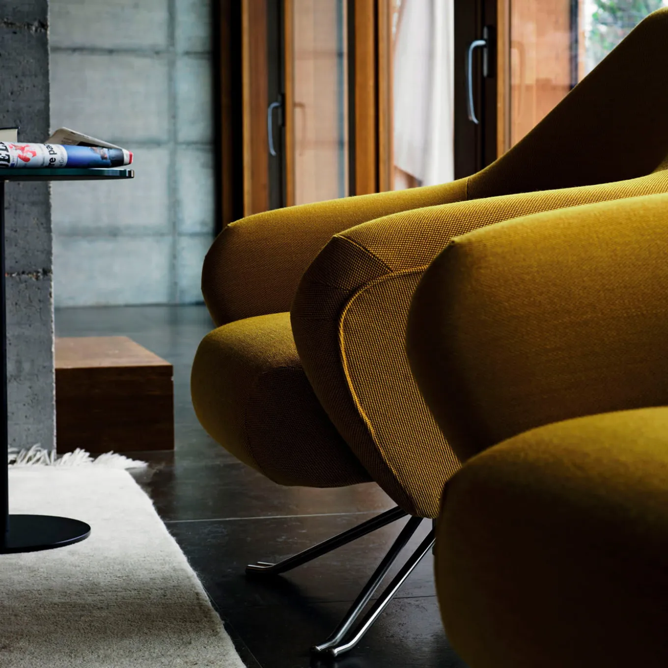 P32 Yellow Swivel Armchair by Osvaldo Borsani