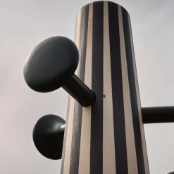 Particella coat hanger