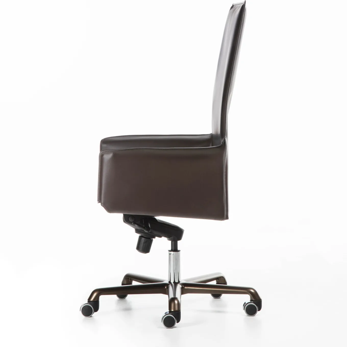 Pasqualina Swivel President Chair by Grassi&Bianchi and RedCreative