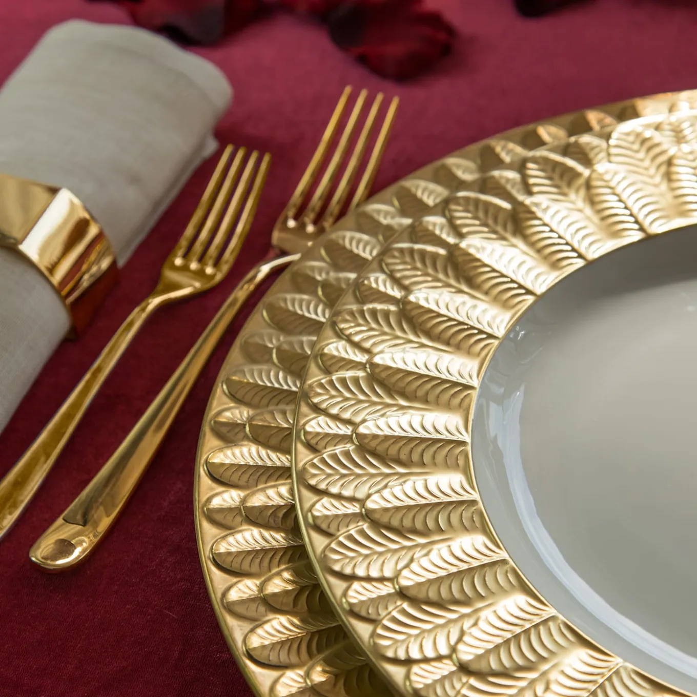 PEACOCK LAY PLATE - GOLD #3