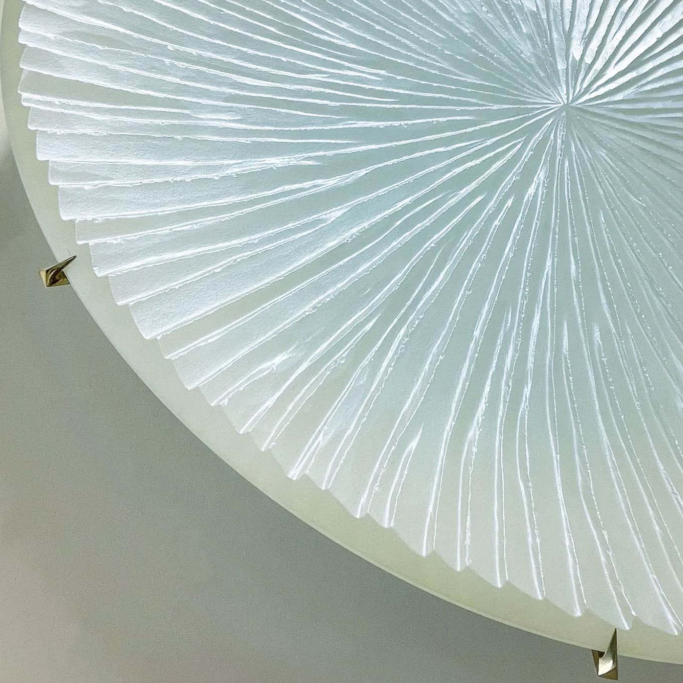 Pearly White Concave Wall Plate