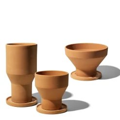 Pila Set of Terracotta Vase and Plant Saucer