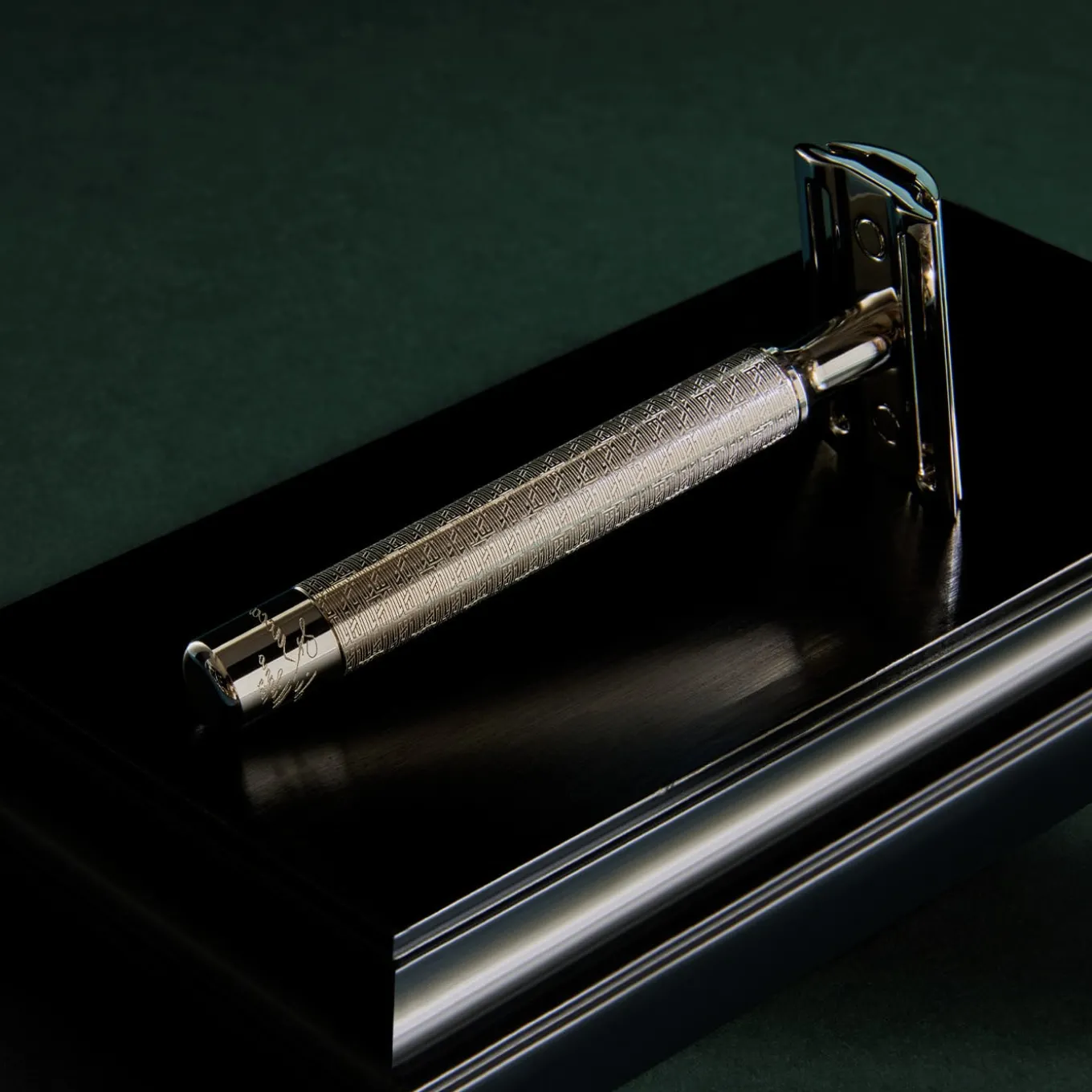 Platinum Plated Chrome Safety Razor