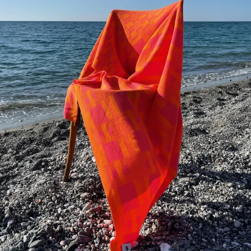 Plusminus Bio Orange Blanket by Angela Lorenz