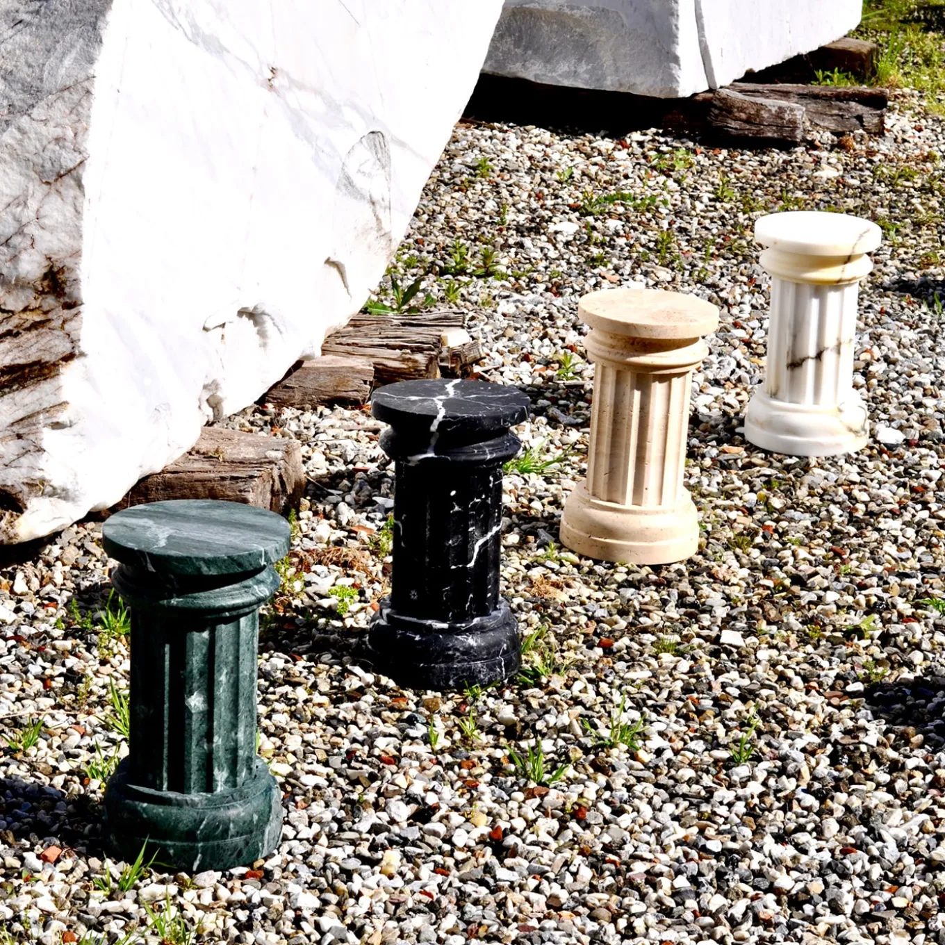 POR TAN TE Satin Green Guatemala marble Column Vase