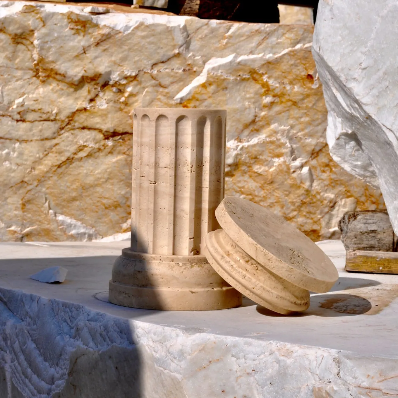 POR TAN TE Satin Travertino marble Column Vase