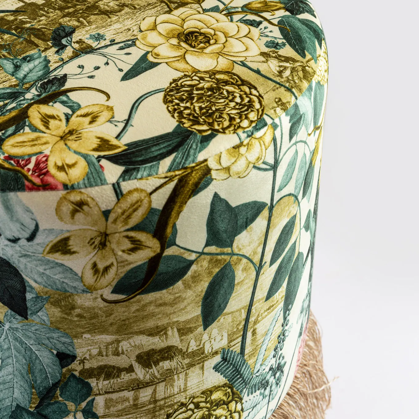 Pouf Notti d'Oriente with botanical fantasy and basket base