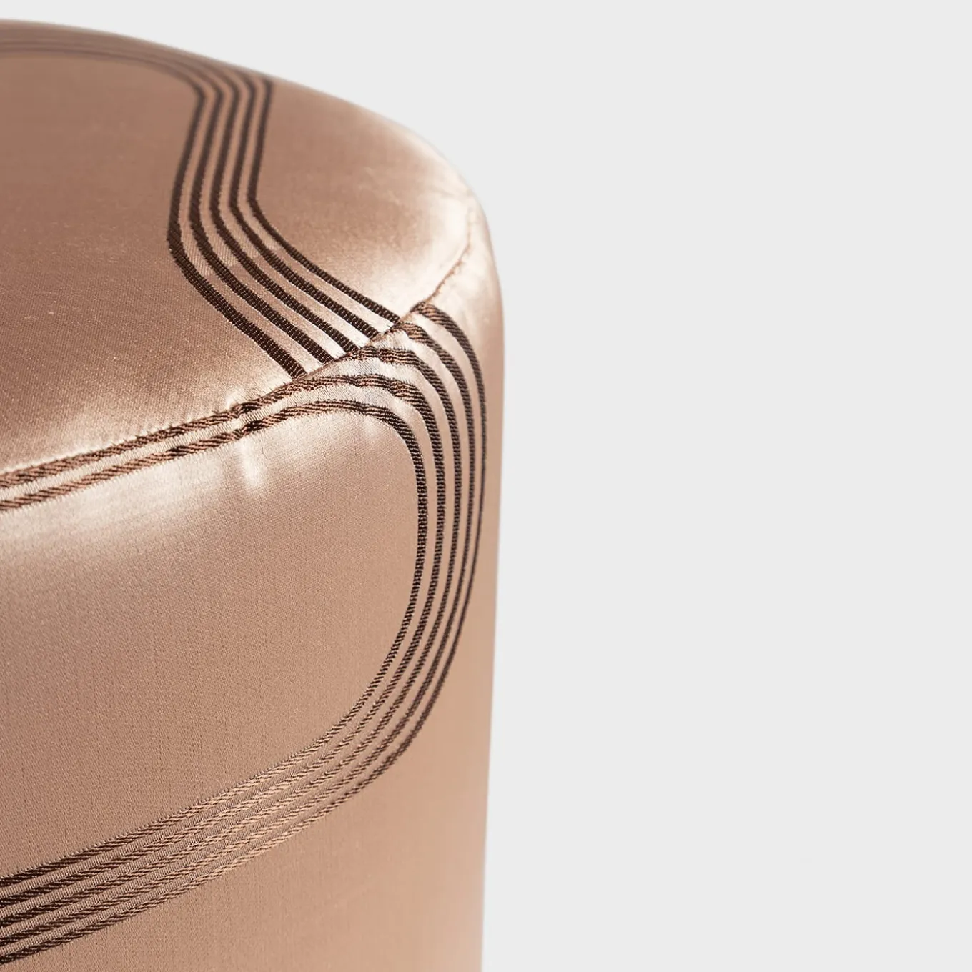 Pouf Vague Pink with Rubelli archive fabric and basket base