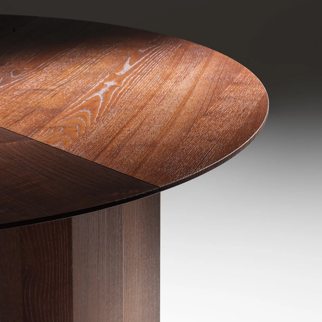 Praia Round 140 Wood Dining Table