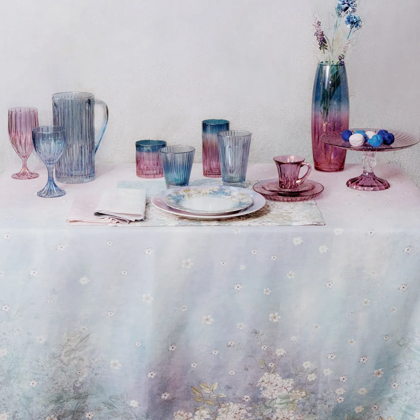 Prestige Pink Cake Stand