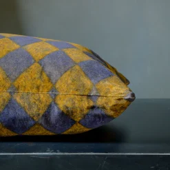 Pungitopo Rectangular Diamond-Patterned Yellow & Blue Velvet Cus