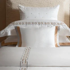 QENA Bed Sheet Set Embroidered in White Percale