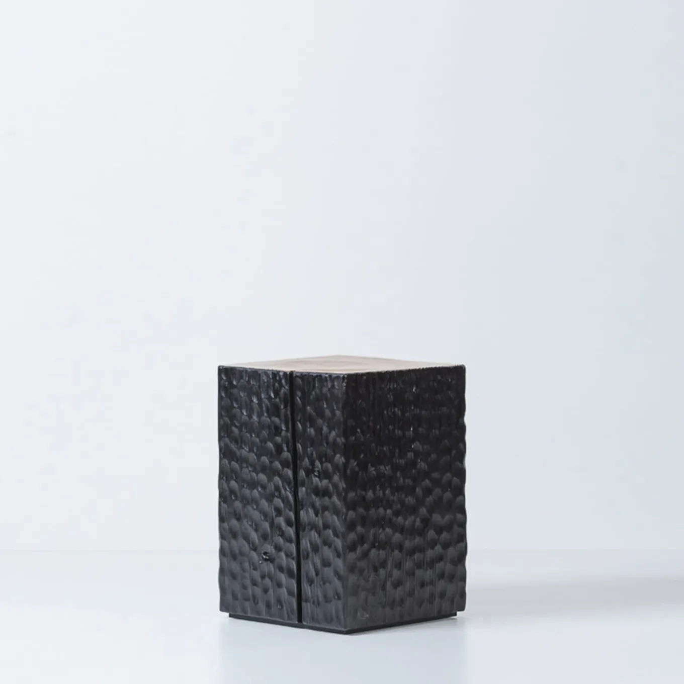 Quartus III Black Stool