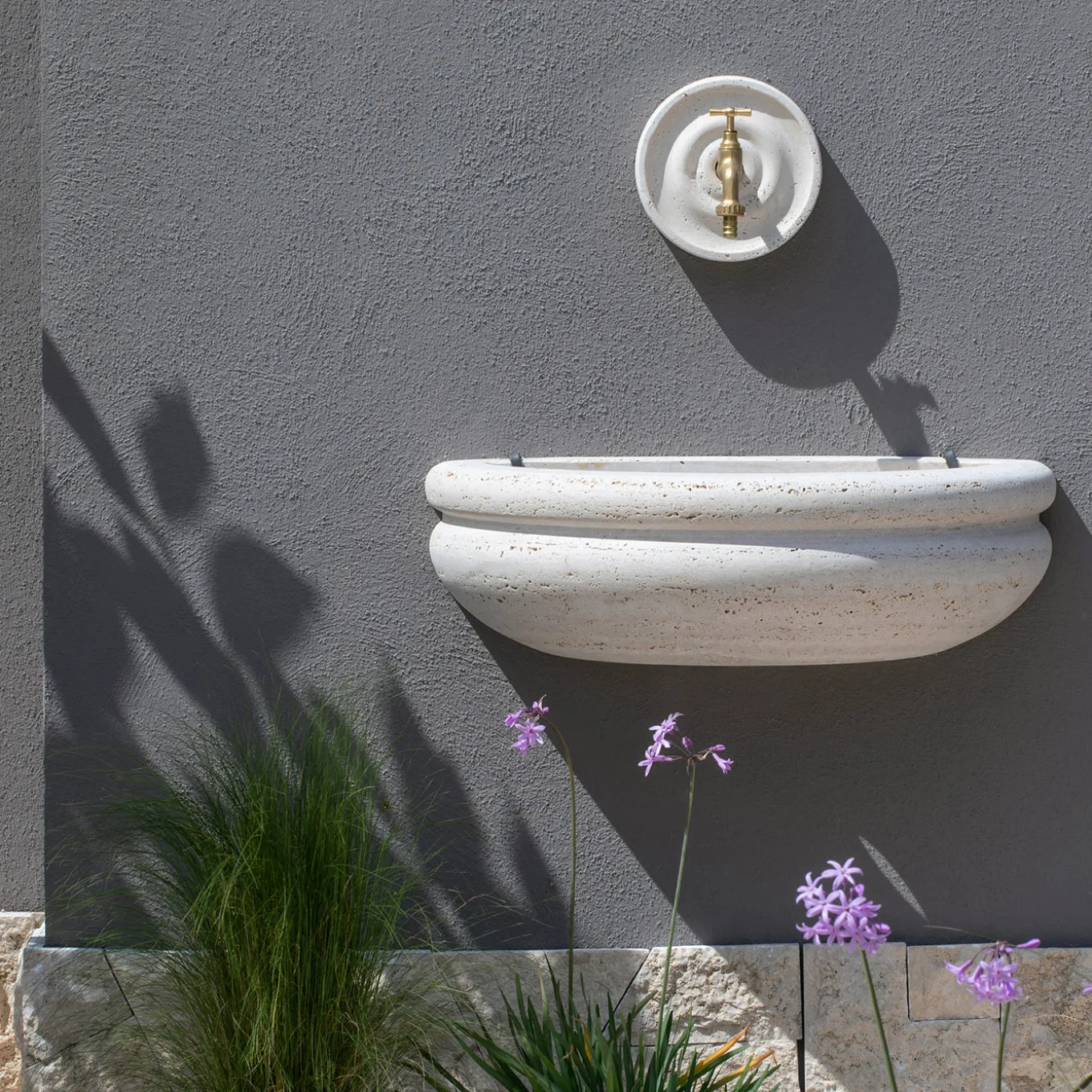Rasna beige travertine stone outdoor basin
