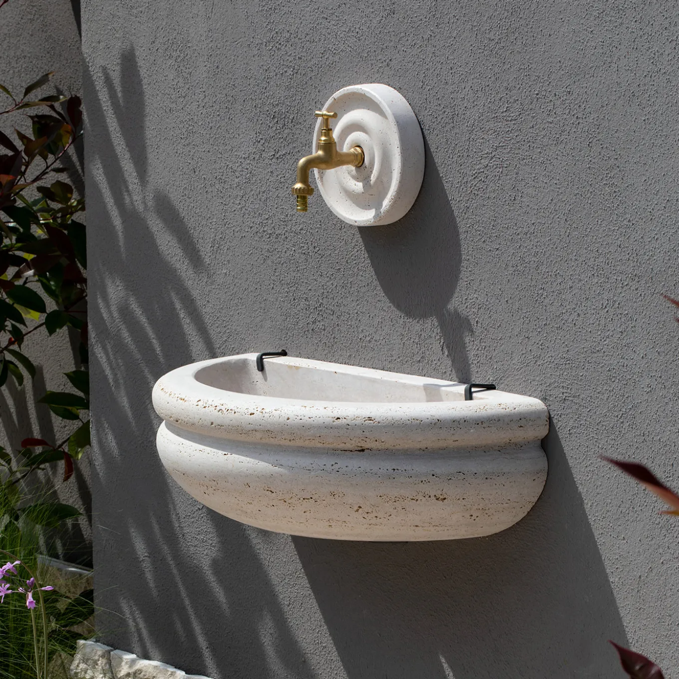 Rasna beige travertine stone outdoor basin
