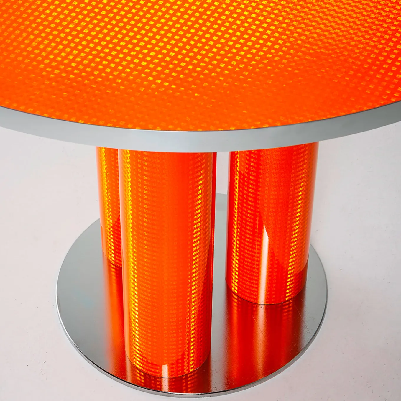 Reflective Collection - round Bistro table