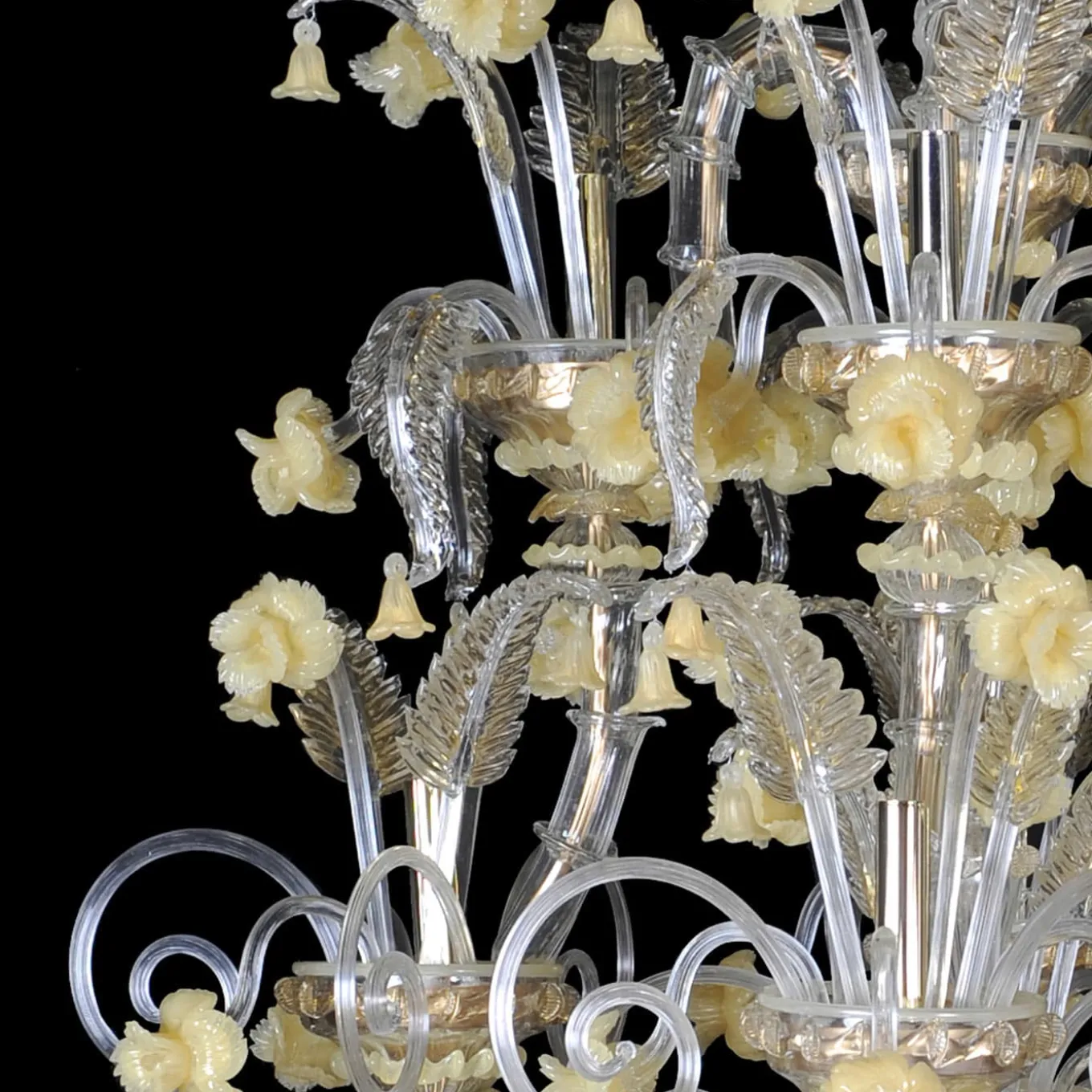 Rezzonico-style Yellow Chandelier