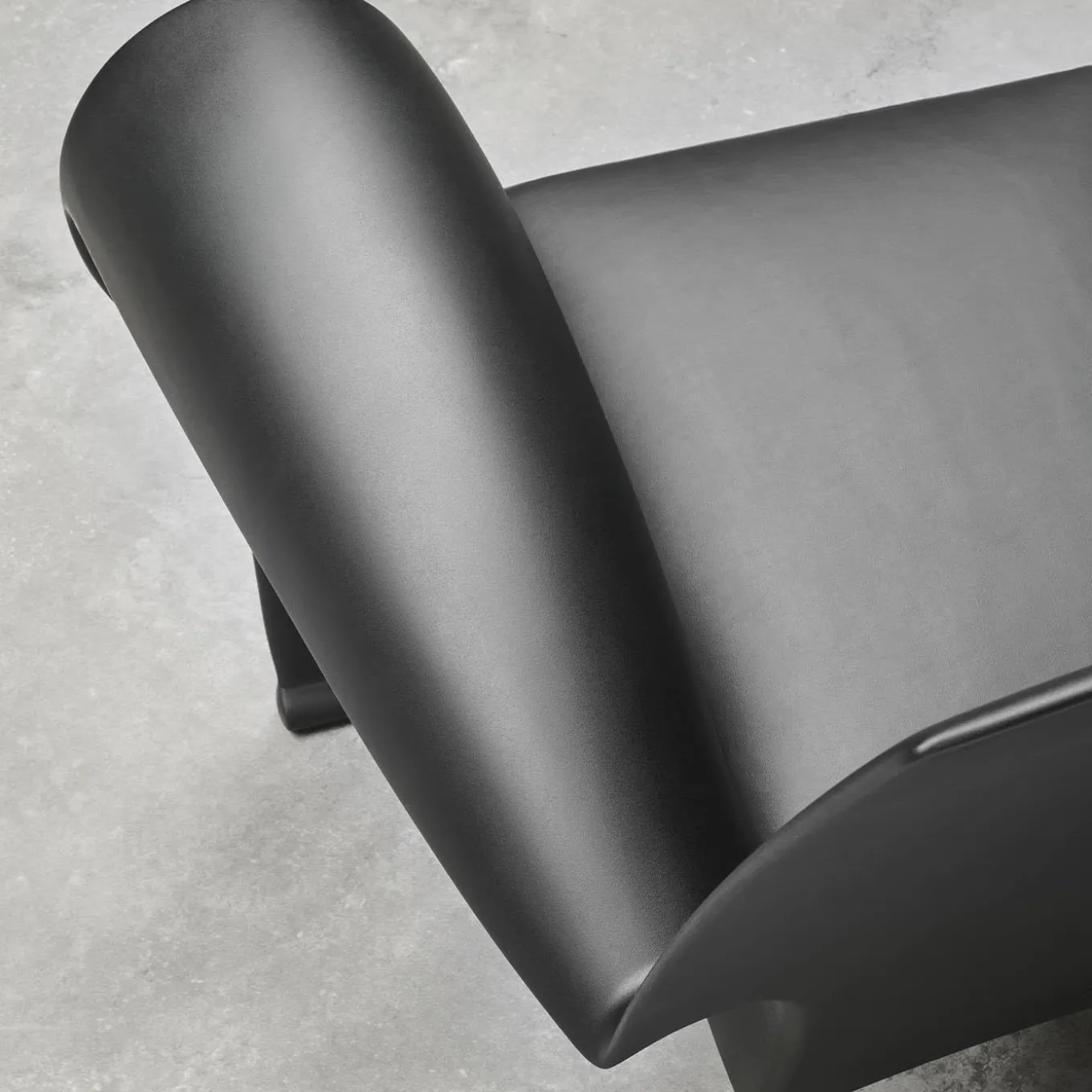 Richard III Black Armchair by Philippe Starck