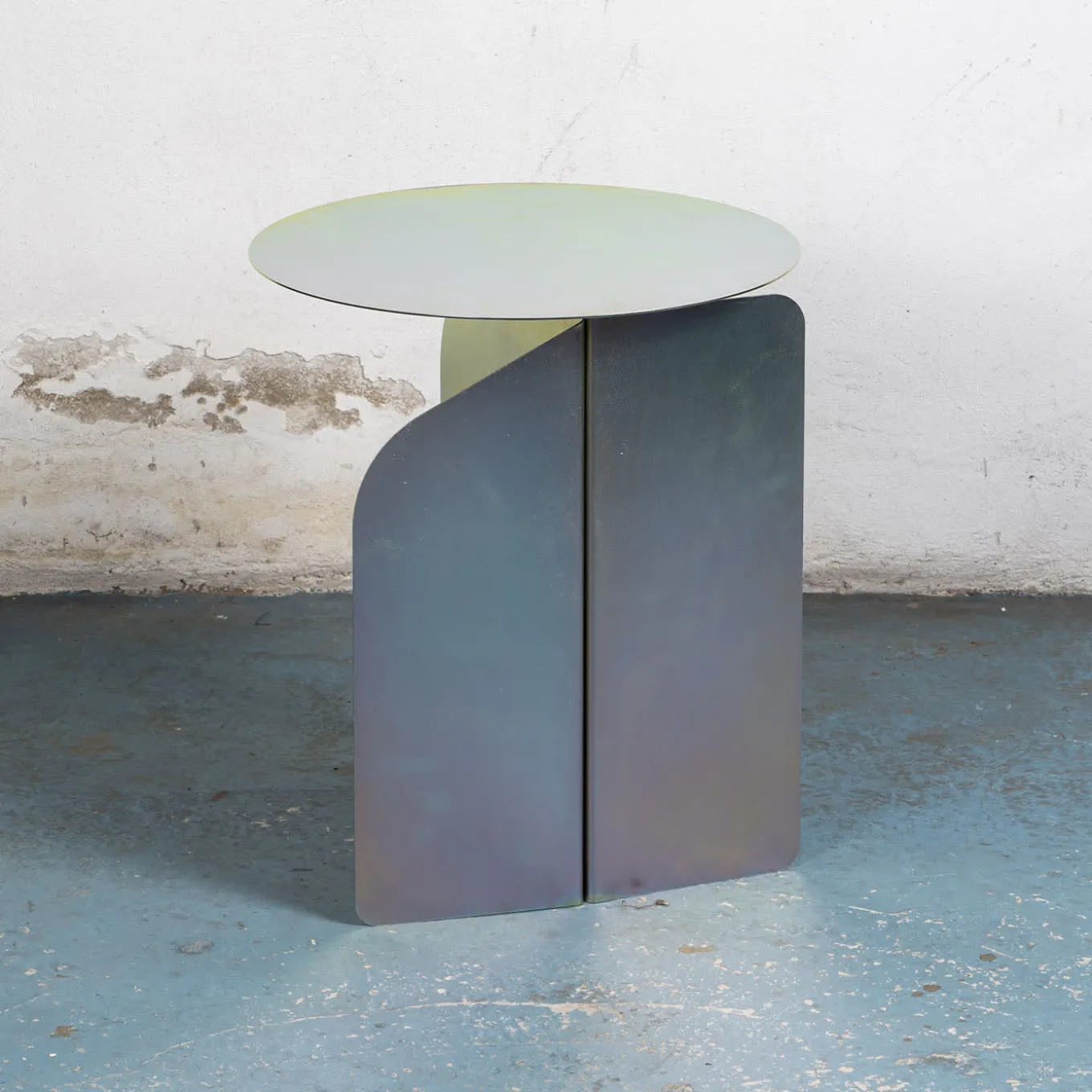 Risvolto 02 Metal Side Table