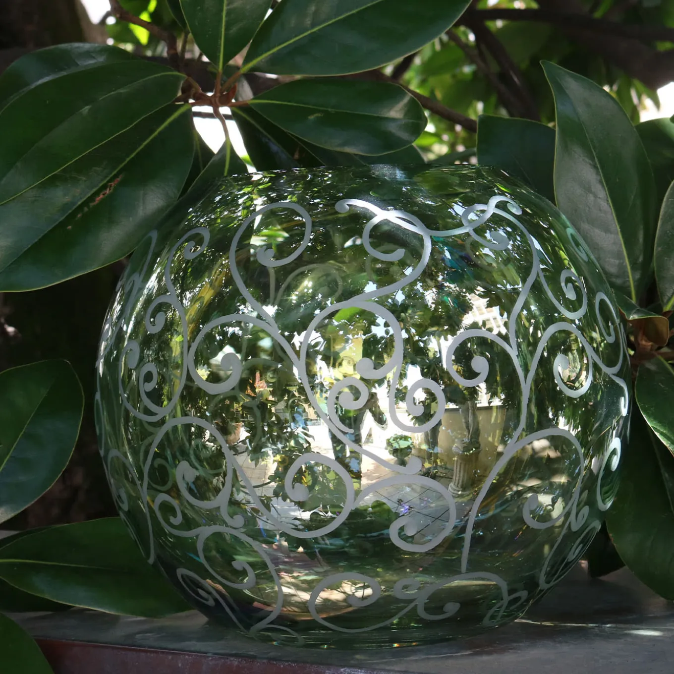 Ritmica Spherical Green Glass Vase